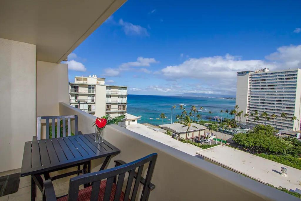 Diamond Head Beach Hotel Honolulu Exterior photo