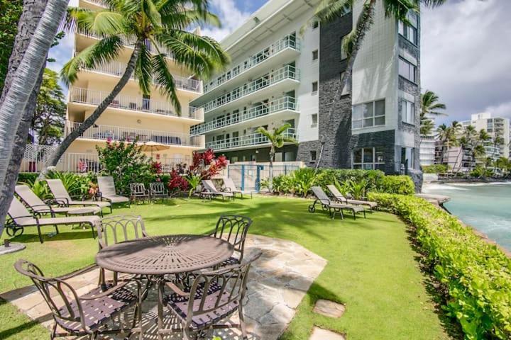 Diamond Head Beach Hotel Honolulu Exterior photo